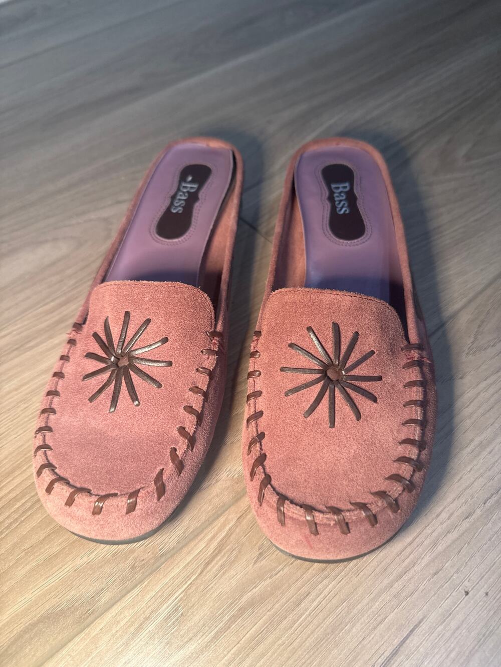 NEW Bass Mari Women's Sz 7M Lavender Leather Slip On Flats Comfort Shoes